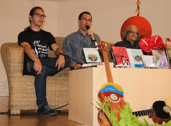 rueda_de_prensa_sobre_13_festival_de_poesia10