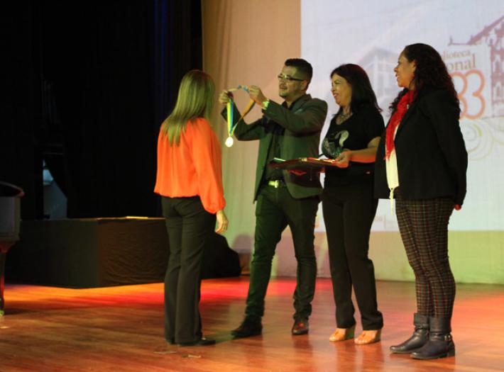 entrega_de_reconocimientos_para_empleados_de_bnv12