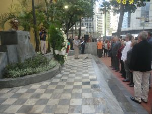 Ofrenda por los 167 años del nacimiento de Martí