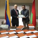 Embajada de Belarús donó 22 libros facsimilares de la Biblia a la Biblioteca Nacional de Venezuela