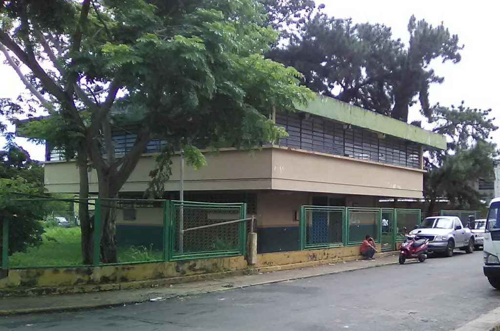 f1-biblioteca abandonada